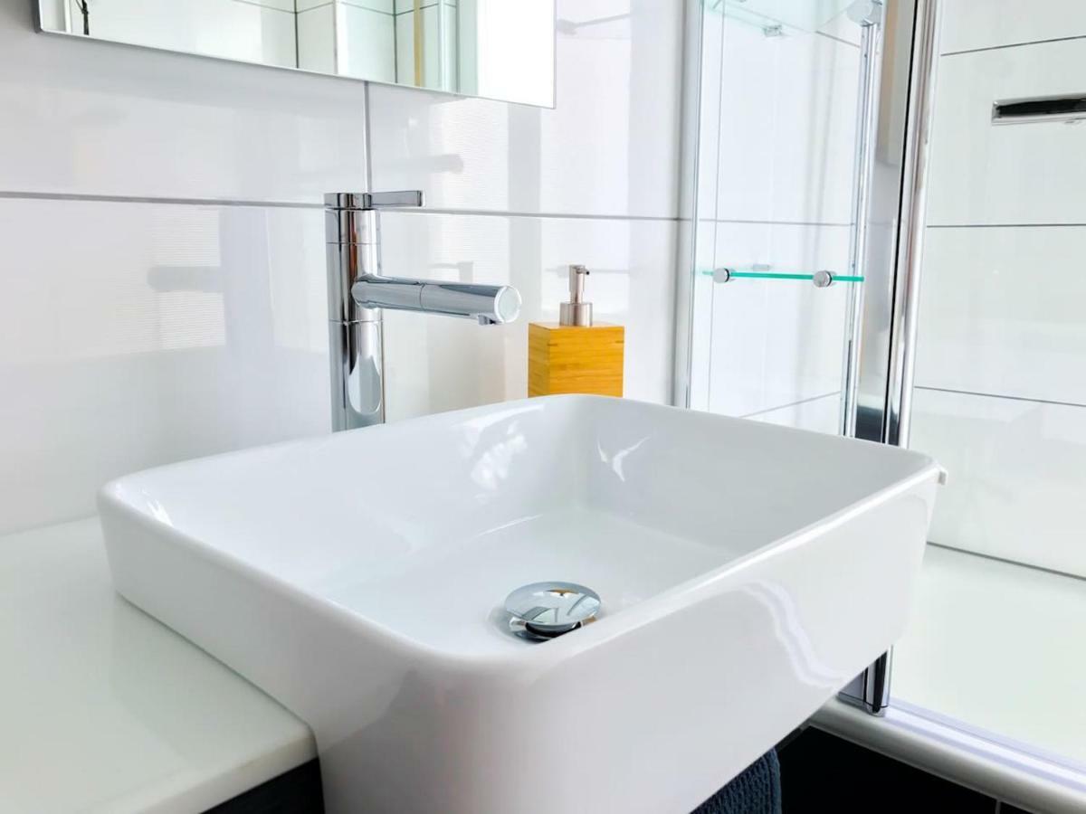 Schoene, Neue Ferienwohnung Am Rhein Und Mit Balkon ビンゲン・アム・ライン エクステリア 写真